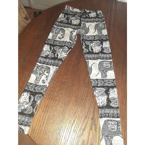 One Size 4-12 Elephant Chase Black White Leggings Athletic Casual - Picture 4 of 5